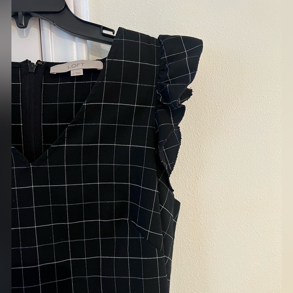 LOFT Black windowpane shutter sleeve V Neck Dress with White Stripes Size 8 EUC